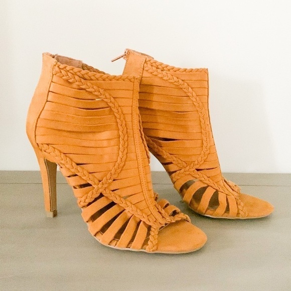 Forever 21 Faux Suede Heeled Cutout Sandals Open Toe 6 - Picture 1 of 6